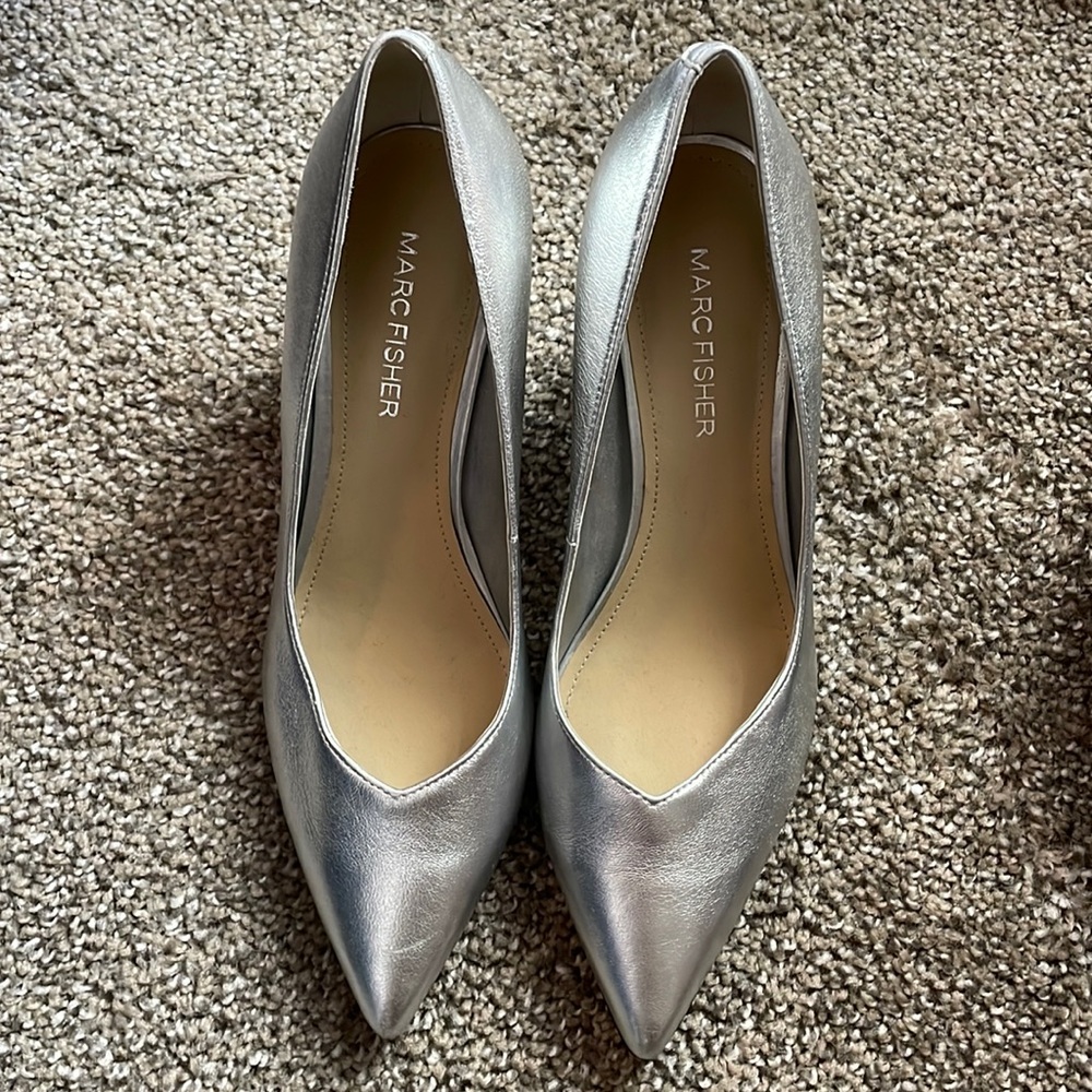 Silver Marc Fisher pumps